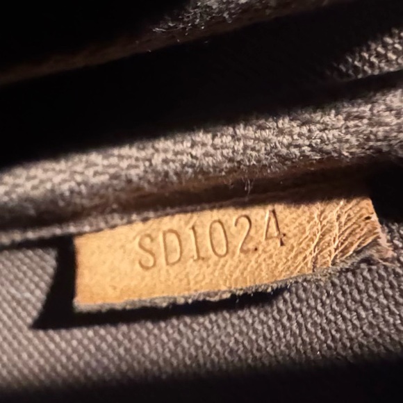 Small Louis Vuitton Crossbody - Used, Good condition, flaws photographed. - Picture 6 of 6